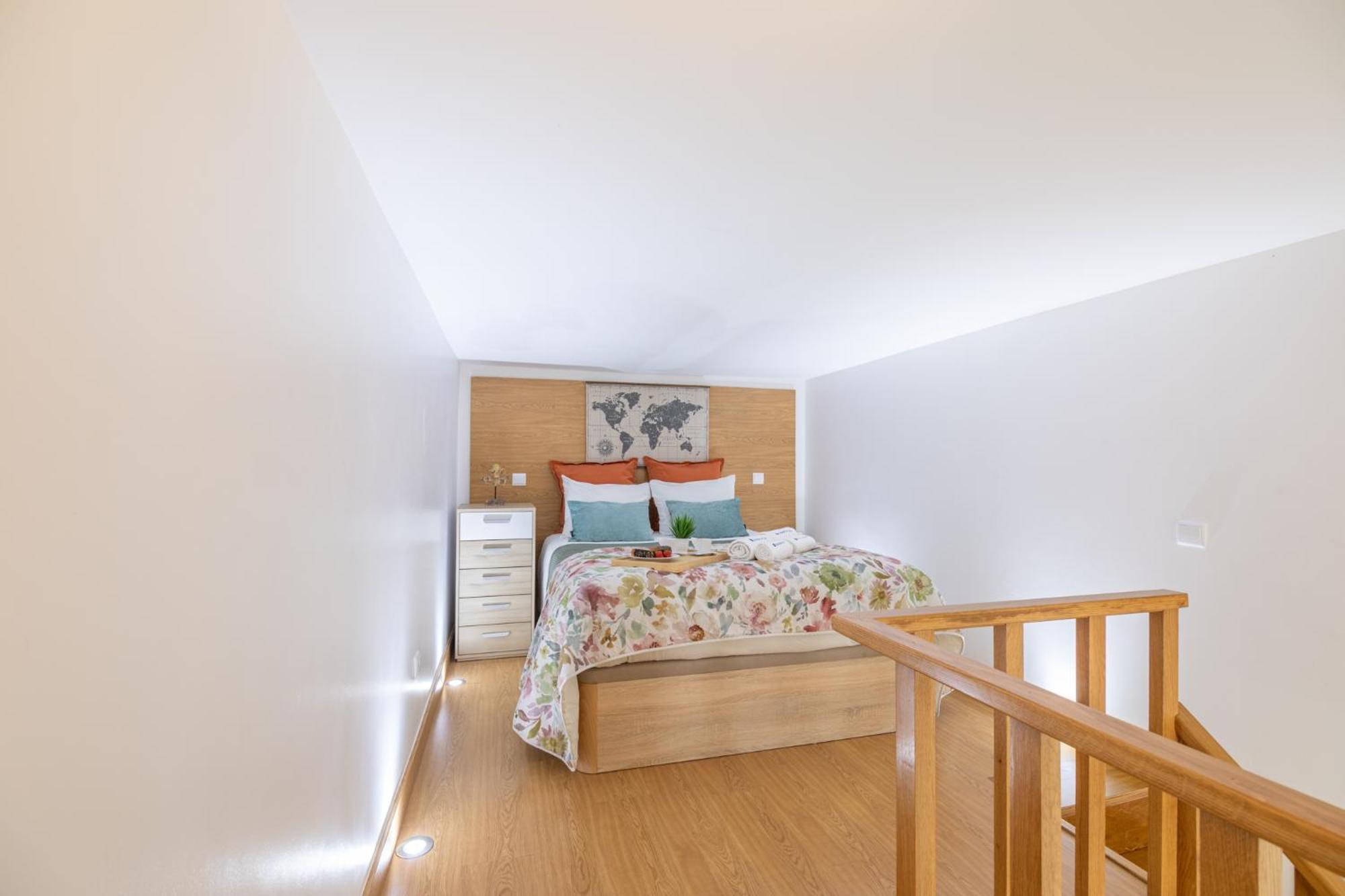 Deluxe Spacious Flats W Mezzanine By Host Wise Apartment Porto Exterior foto