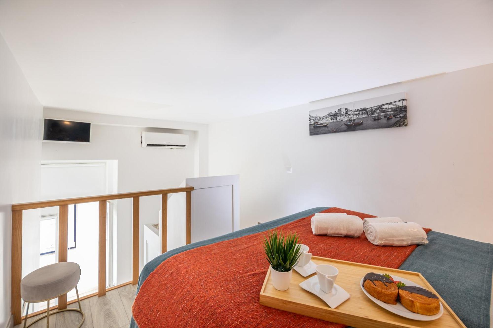 Deluxe Spacious Flats W Mezzanine By Host Wise Apartment Porto Cameră foto